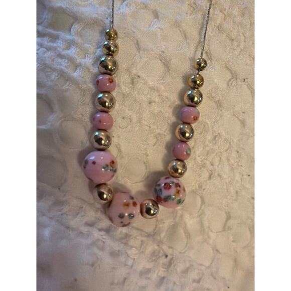 Unbranded Jewelry - Vintage Pink Floral Art Glass Bead Necklace Silver Tone Magnetic Clasp 18"